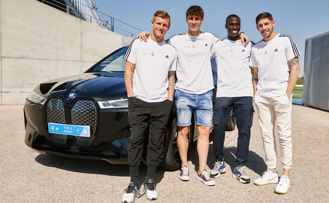 BMW tặng hàng chục chiếc ô tô điện cho dàn cầu thủ Real Madrid - Ảnh 1.