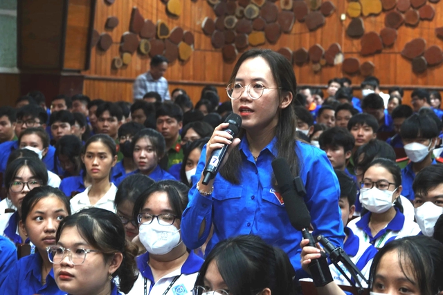Thủ tướng Chính phủ tiếp xúc hơn 700 cử tri trẻ TP.Cần Thơ - Ảnh 3.