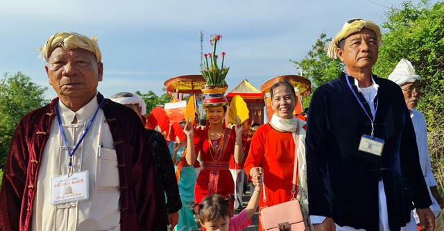 Lễ hội Katê - Bảo tồn di sản văn hóa phi vật thể đồng bào Chăm - Ảnh 2. Lễ hội Katê - Bảo tồn di sản văn hóa phi vật thể đồng bào Chăm - Ảnh 2.