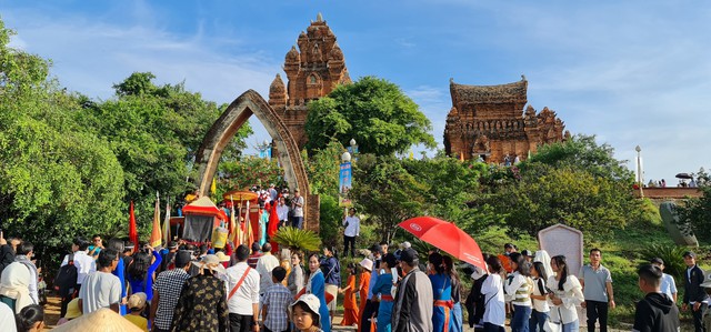 Lễ hội Katê - Bảo tồn di sản văn hóa phi vật thể đồng bào Chăm - Ảnh 6.