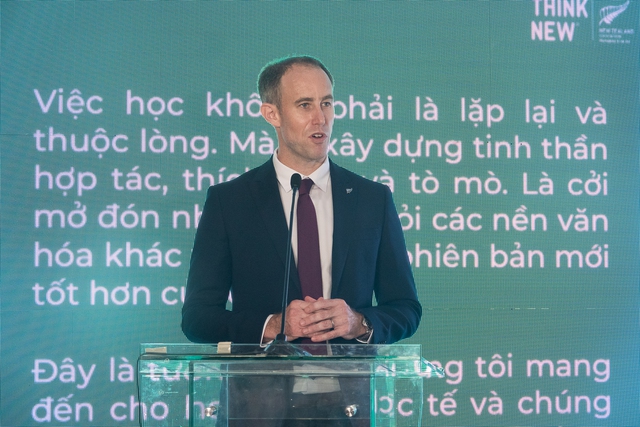 Tân Tổng lãnh sự New Zealand: 'Việc học không phải là lặp lại và thuộc lòng' - Ảnh 2. Tân Tổng lãnh sự New Zealand: 'Việc học không phải là lặp lại và thuộc lòng' - Ảnh 2.