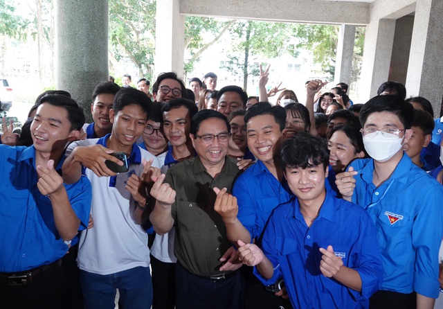 Thủ tướng Chính phủ tiếp xúc hơn 700 cử tri trẻ TP.Cần Thơ - Ảnh 5.