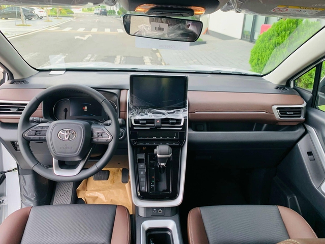 Toyota Innova Cross bản tiêu chuẩn tại Việt Nam có phù hợp chạy dịch vụ? - Ảnh 3. Toyota Innova Cross bản tiêu chuẩn tại Việt Nam có phù hợp chạy dịch vụ? - Ảnh 3.