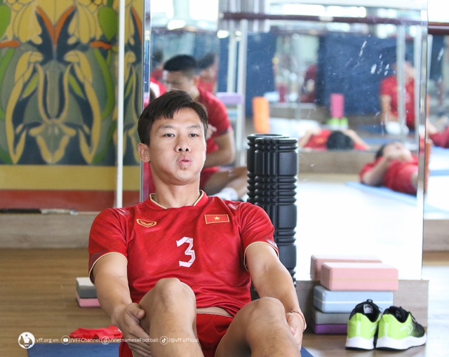 Quang Hải vắng trận gặp Hàn Quốc, đội tuyển Việt Nam được ông Troussier cho xả hơi - Ảnh 2.