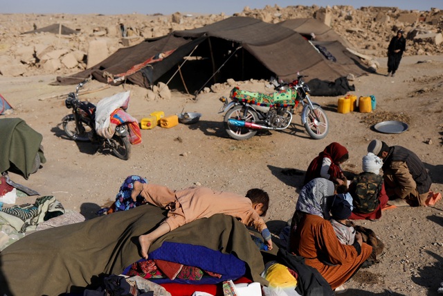 Miền tây Afghanistan lại động đất mạnh, tâm chấn chỉ sâu 10 km - Ảnh 1.