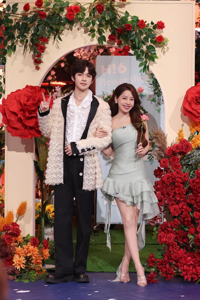 Chi Pu nổi bật giữa 'rừng' sao Hoa ngữ đình đám trên show truyền hình Trung Quốc - Ảnh 5. Chi Pu nổi bật giữa 'rừng' sao Hoa ngữ đình đám trên show truyền hình Trung Quốc - Ảnh 5.