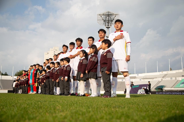 U.18 Việt Nam thua U.18 Hàn Quốc, khép lại giải giao hữu với bài học quý - Ảnh 2.