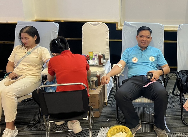 Hiến máu tình nguyện tại Cần Thơ: gần 420 đơn vị máu được tiếp nhận - Ảnh 2.