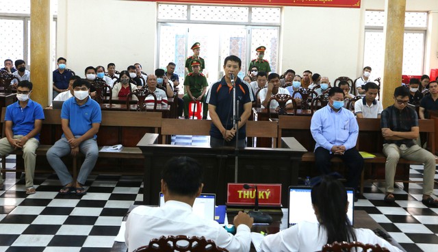 Cấp hơn 5.000 biển số đẹp cựu trưởng phòng CSGT An Giang bị phạt 2 năm tù  - Ảnh 2.