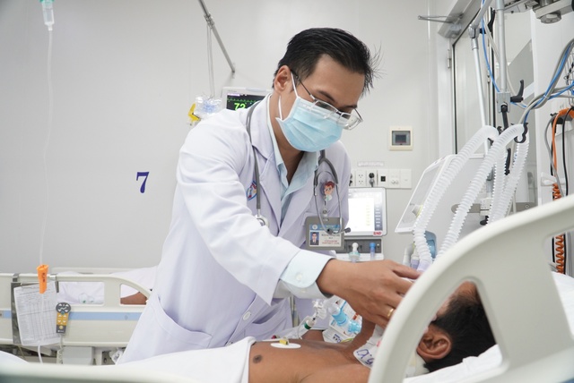 Bệnh viện Chợ Rẫy thông tin về bệnh nhân nghi ngộ độc sữa ở Tiền Giang - Ảnh 1.