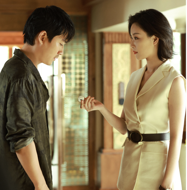 Đề cử giải thưởng điện ảnh Kim Kê 2023 gây tranh cãi - Ảnh 1.