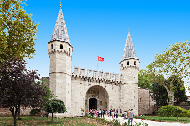 Khám phá bí mật của Istanbul: Hagia Sophia, chợ cổ và ẩm thực độc đáo  - Ảnh 3.