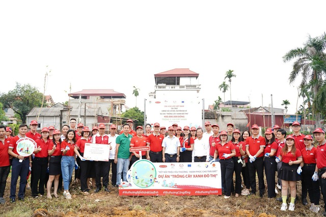 Dai-ichi Life Việt Nam tiếp tục Dự án ‘Trồng cây xanh đô thị’ tại Hà Nội - Ảnh 3.