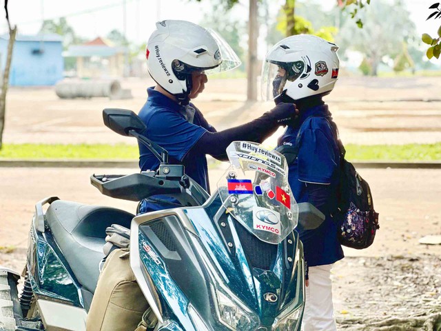 Chuyến phượt xe máy hơn 1.000 km của mẹ và con trai - Ảnh 3.