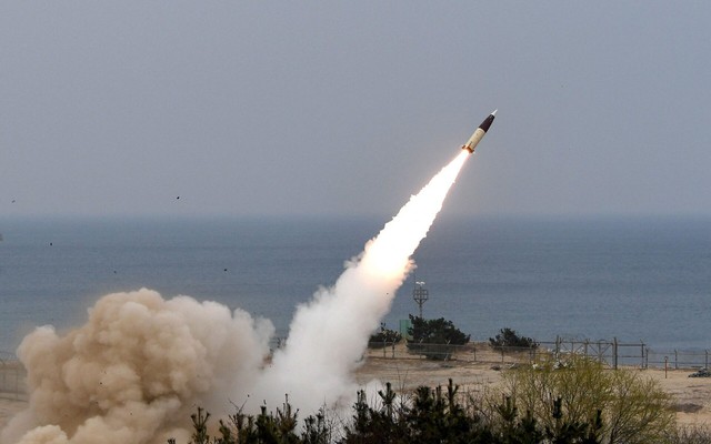 Mỹ âm thầm gửi tên lửa tầm xa cho Ukraine để quân Nga bất ngờ? - Ảnh 1.