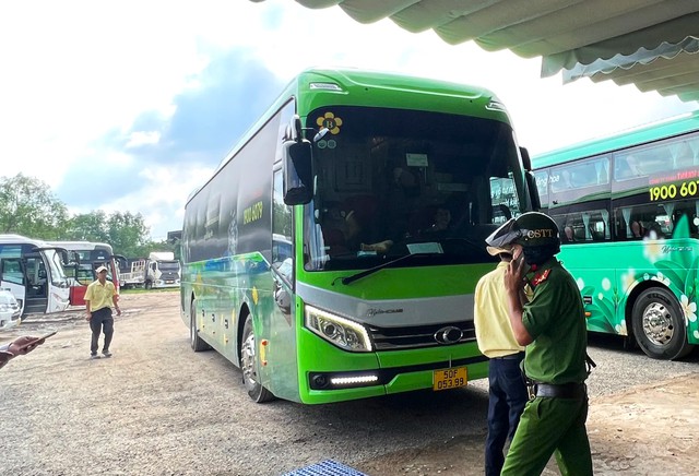 Công ty Thành Bưởi bị tước giấy phép kinh doanh vận tải 3 tháng - Ảnh 1. Công ty Thành Bưởi bị tước giấy phép kinh doanh vận tải 3 tháng - Ảnh 1.