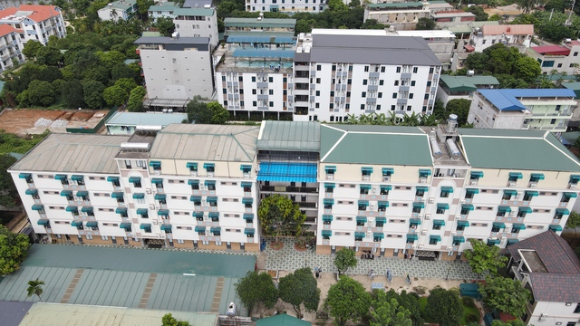 'Cắt ngọn' 5 tầng của chung cư mini sai phép ở Hà Nội - Ảnh 3.
