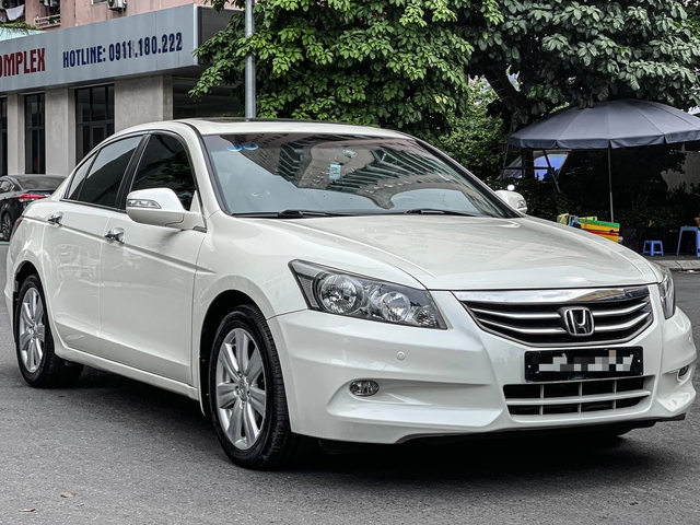 Xe hiếm Honda Accord 3.5 bán lại giá rẻ hơn VinFast Fadil   - Ảnh 1.