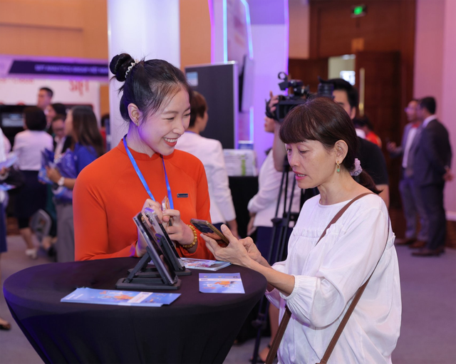 Sacombank thúc đẩy dịch vụ công và thanh toán không dùng tiền mặt - Ảnh 2. Sacombank thúc đẩy dịch vụ công và thanh toán không dùng tiền mặt - Ảnh 2.