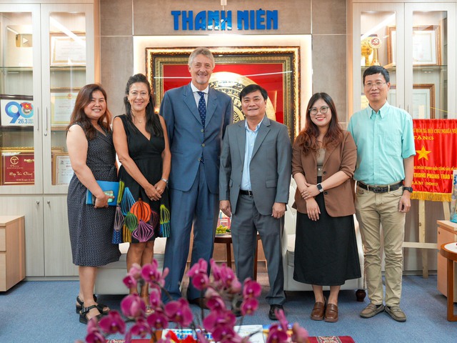 Tổng lãnh sự Ý và Chủ tịch CLB Lãnh sự TP.HCM thăm Báo Thanh Niên - Ảnh 1. Tổng lãnh sự Ý và Chủ tịch CLB Lãnh sự TP.HCM thăm Báo Thanh Niên - Ảnh 1.