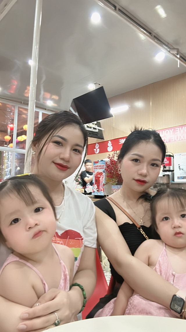 Gia đình 3 thế hệ có đến 5 cặp sinh đôi khiến dân mạng thích thú - Ảnh 3. Gia đình 3 thế hệ có đến 5 cặp sinh đôi khiến dân mạng thích thú - Ảnh 3.