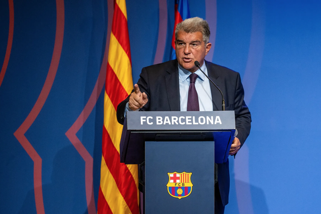 Đương kim chủ tịch bị điều tra, Barcelona chưa yên ổn vì vụ hối lộ trọng tài - Ảnh 1.