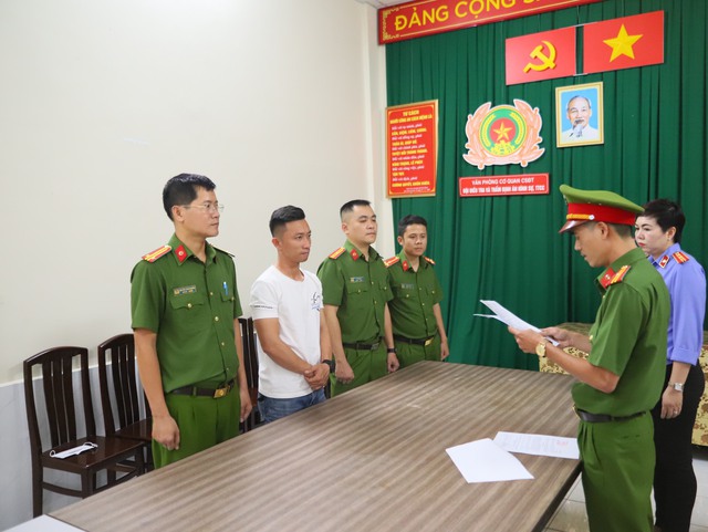 Khởi tố, bắt tạm giam 'nữ hoàng nội y' Ngọc Trinh - Ảnh 4. Khởi tố, bắt tạm giam 'nữ hoàng nội y' Ngọc Trinh - Ảnh 4.