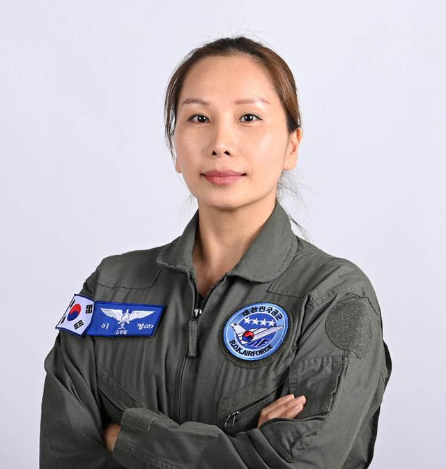 Nàng dâu Việt được chọn làm phi công quốc dân ở Hàn Quốc - Ảnh 1.