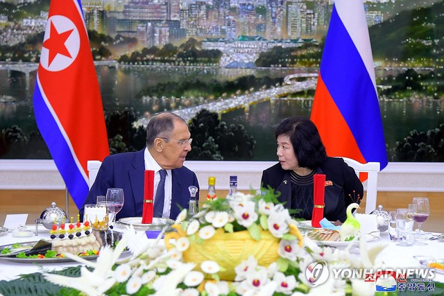 Ngoại trưởng Nga cảm ơn Triều Tiên ủng hộ trong cuộc chiến ở Ukraine - Ảnh 1.