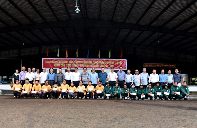 Đoàn công tác Đảng ủy Khối doanh nghiệp T.Ư thăm và làm việc tại nước CHDCND Lào - Ảnh 4.