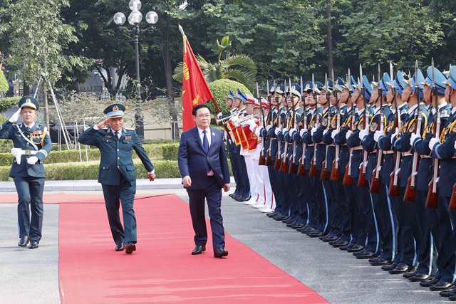 Chủ tịch QH Vương Đình Huệ dự kỷ niệm 60 năm Ngày truyền thống Quân chủng Phòngkhông-Khôngquân - Ảnh 1.