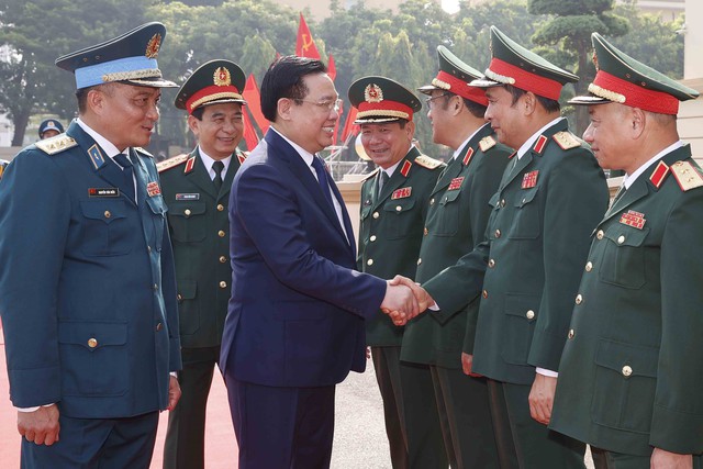 Chủ tịch QH Vương Đình Huệ dự kỷ niệm 60 năm Ngày truyền thống Quân chủng Phòngkhông-Khôngquân - Ảnh 2.