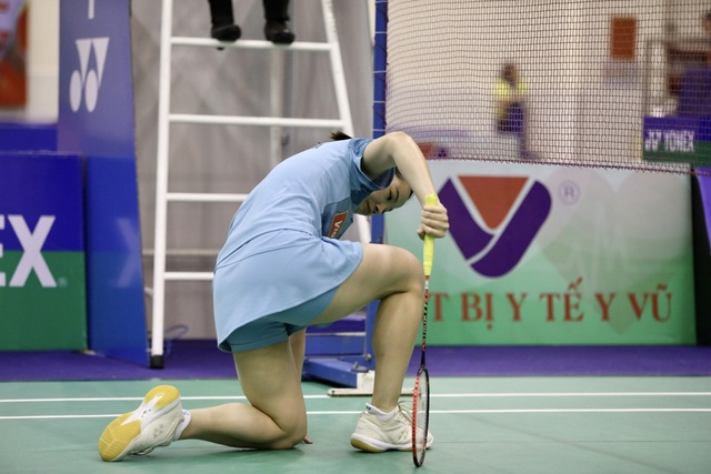 Nguyễn Thùy Linh lực bất tòng tâm trước tay vợt Trung Quốc hạng 8 thế giới - Ảnh 2.