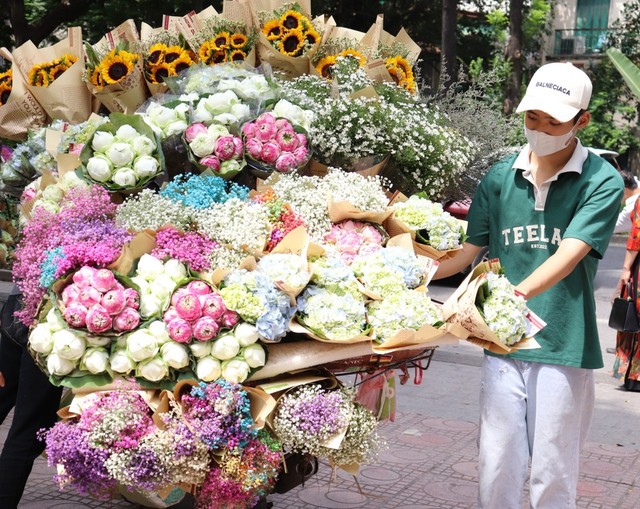 Ngày Phụ nữ Việt Nam 20.10: Lời tâm tình gửi đến những người yêu thương - Ảnh 1.