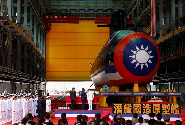Thông tin tàu ngầm nội địa đầu tiên của Đài Loan bị chuyển cho Trung Quốc? - Ảnh 1.