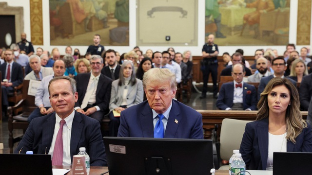 Ông Trump tới tòa án New York để ‘đấu tranh vì danh tiếng’ - Ảnh 2. Ông Trump tới tòa án New York để ‘đấu tranh vì danh tiếng’ - Ảnh 2.