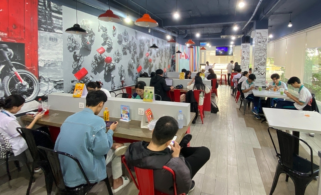 ‘Đất vàng’ xung quanh các trường ĐH: Phục vụ sinh viên là đủ - Ảnh 4. ‘Đất vàng’ xung quanh các trường ĐH: Phục vụ sinh viên là đủ - Ảnh 4.