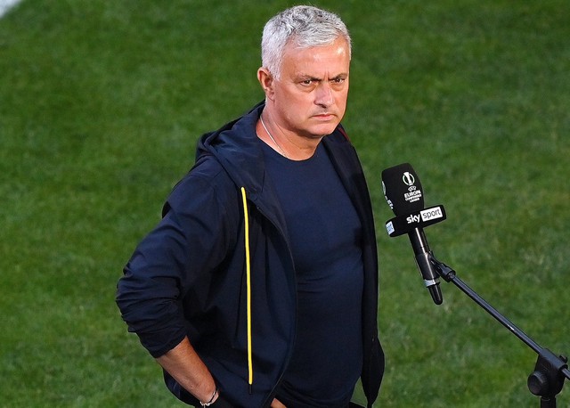 HLV Mourinho lên tiếng trước tin đồn chia tay AS Roma - Ảnh 2.