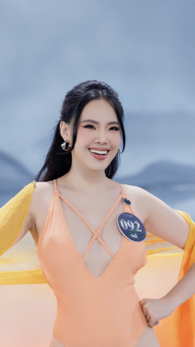 'Người quen' của Hoa hậu Khánh Vân gây chú ý tại Miss Earth Vietnam 2023 - Ảnh 3.
