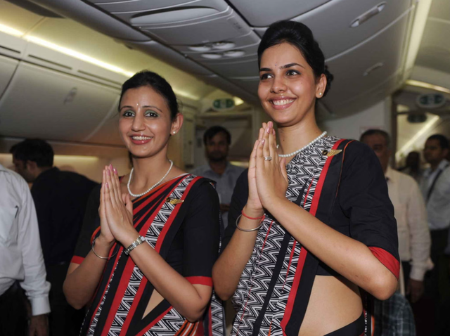 Phi công, tiếp viên Ấn Độ có thể bị cấm dùng nước hoa trên chuyến bay  - Ảnh 1.
