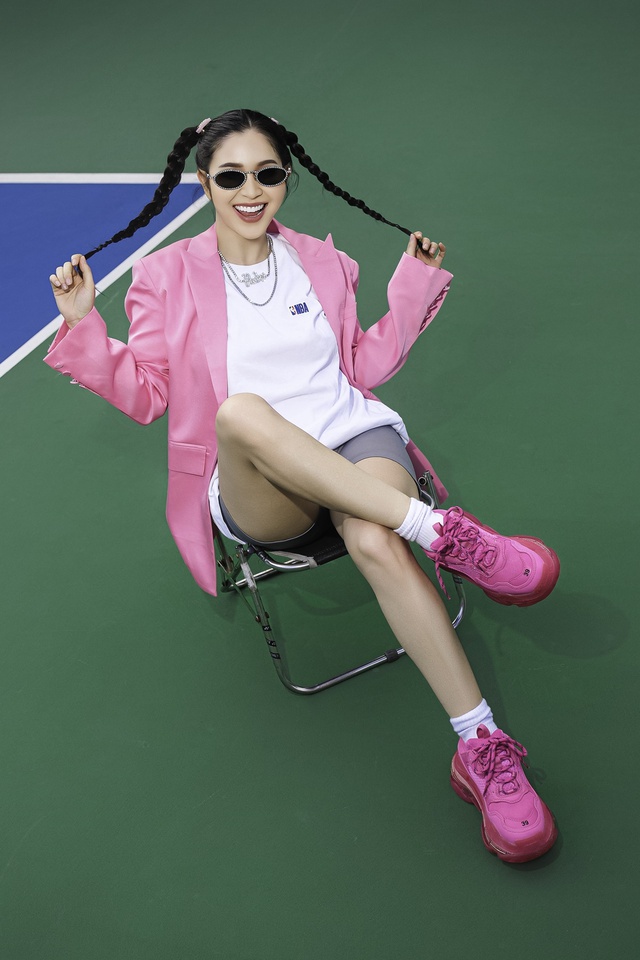 Trà Ngọc Hằng năng động và nóng bỏng với phong cách sporty - Ảnh 7. Trà Ngọc Hằng năng động và nóng bỏng với phong cách sporty - Ảnh 7.