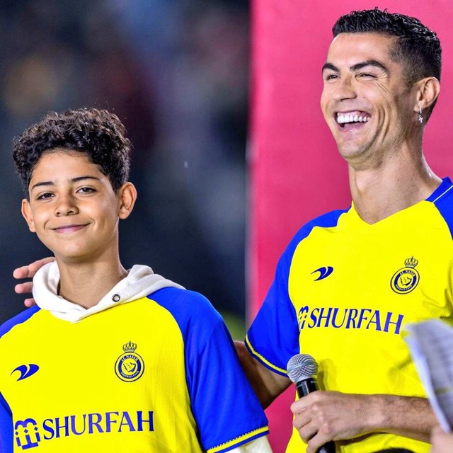 Con trai Cristiano Ronaldo có thể đạt được ước mơ thi đấu cùng ông bố nổi tiếng - Ảnh 2.
