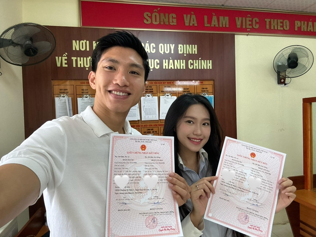 Cầu thủ Đoàn Văn Hậu đăng ký kết hôn với Doãn Hải My - Ảnh 1.