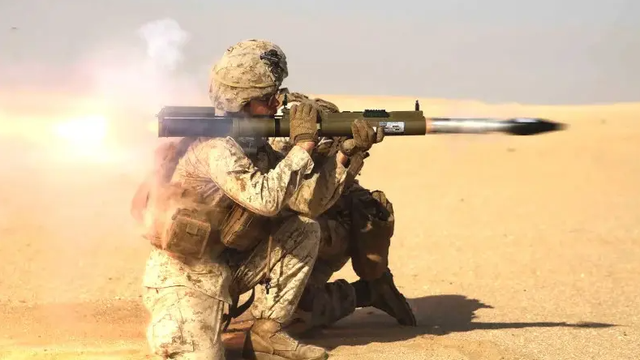 Lính thủy đánh bộ Mỹ thử nghiệm dùng chó robot bắn tên lửa vác vai M72  - Ảnh 2.