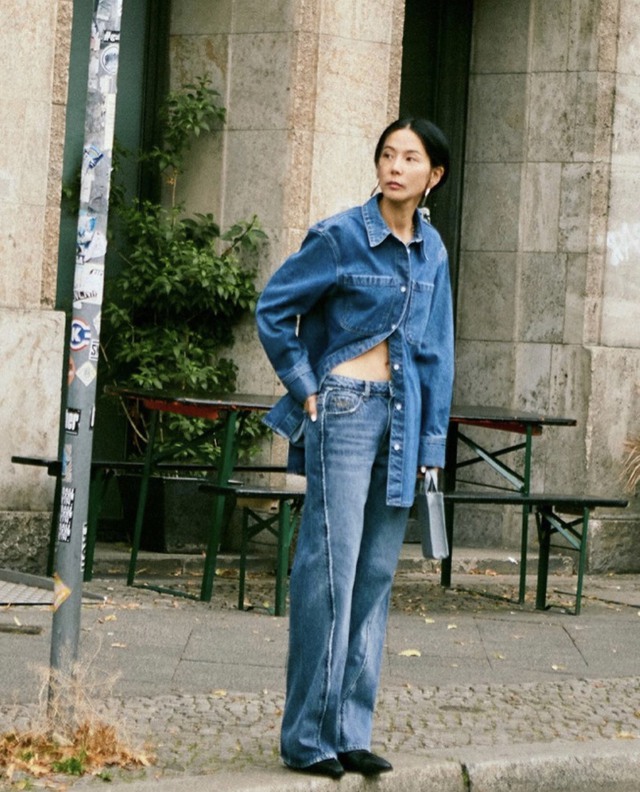 Cách những người nổi tiếng tận hưởng thời trang denim vào ngày lạnh - Ảnh 2.