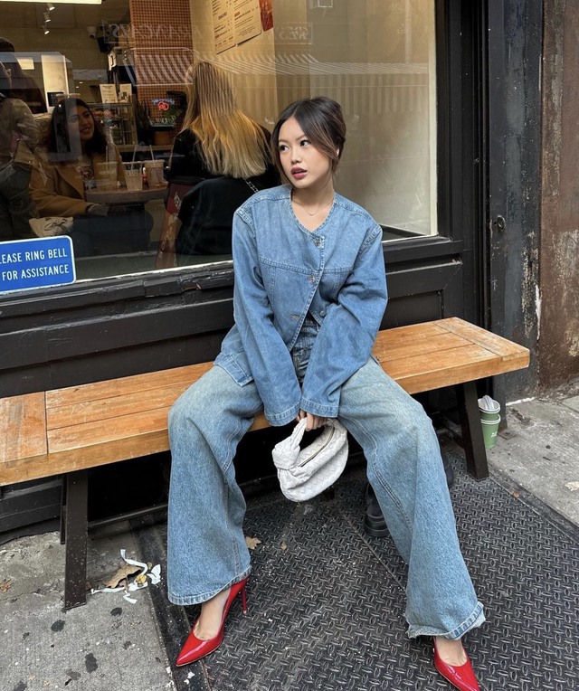 Cách những người nổi tiếng tận hưởng thời trang denim vào ngày lạnh - Ảnh 7. Cách những người nổi tiếng tận hưởng thời trang denim vào ngày lạnh - Ảnh 7.