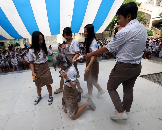 Học sinh đánh nhau, lột đồ: Giải pháp nào cho vấn nạn bạo lực học đường? - Ảnh 4.