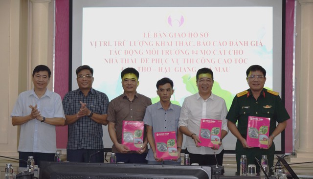 Đồng Tháp giao hơn 3,2 triệu khối cát cho cao tốc Cần Thơ - Cà Mau - Ảnh 1. Đồng Tháp giao hơn 3,2 triệu khối cát cho cao tốc Cần Thơ - Cà Mau - Ảnh 1.