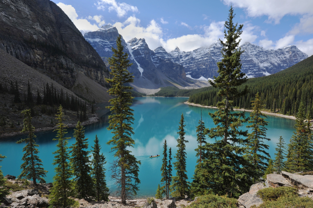 Hồ Moraine trong công viên quốc gia Banff