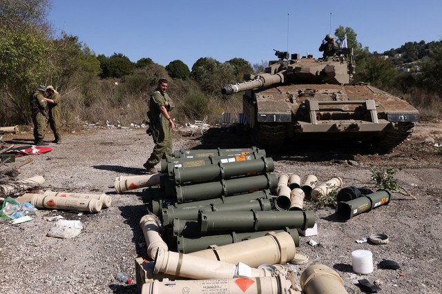 Israel khiến 2 sân bay Syria tê liệt, cảnh báo Hezbollah - Ảnh 2. Israel khiến 2 sân bay Syria tê liệt, cảnh báo Hezbollah - Ảnh 2.